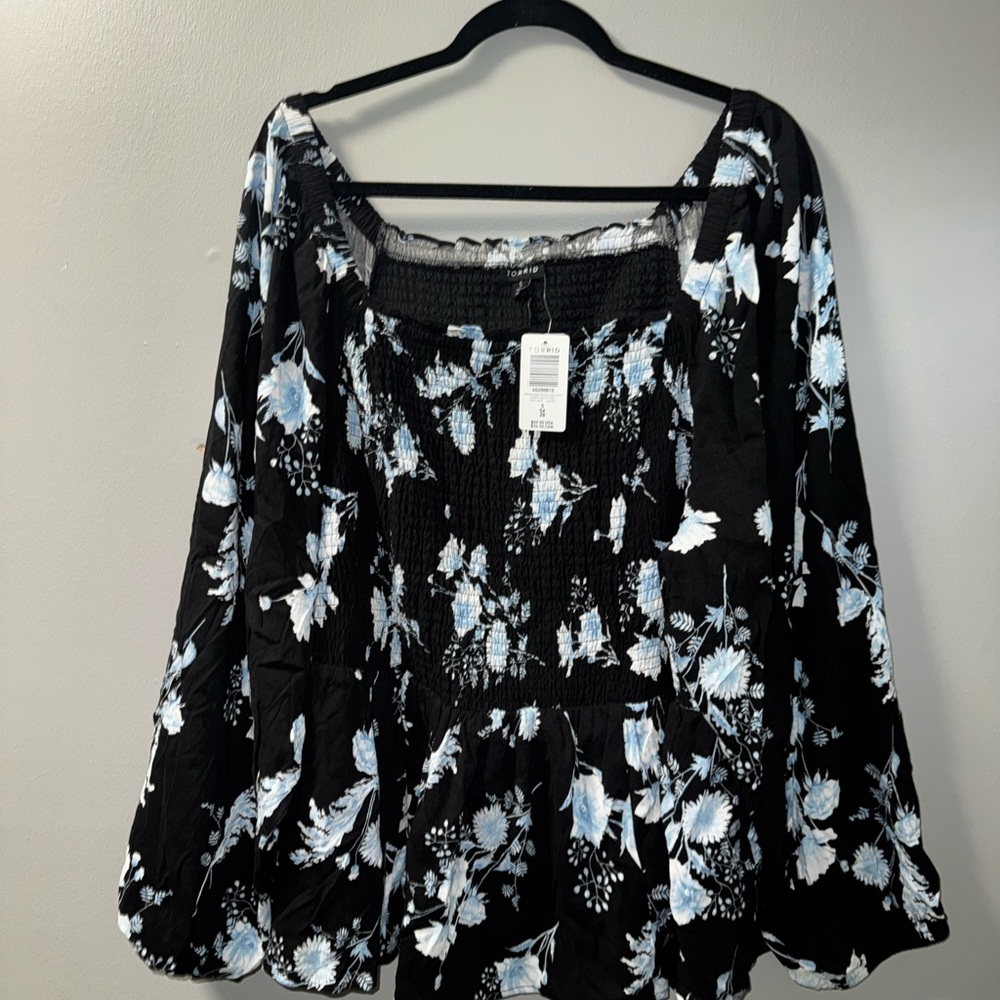 Torrid Size 5 Black Floral Smocked Long Sleeve Peasant Top